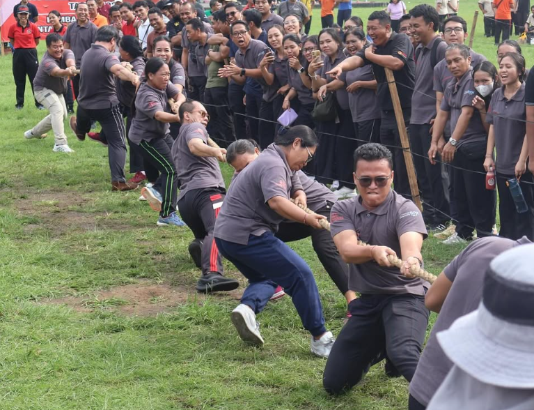 Lomba Tarik Tambang Antar OPD Se-Kota Denpasar
