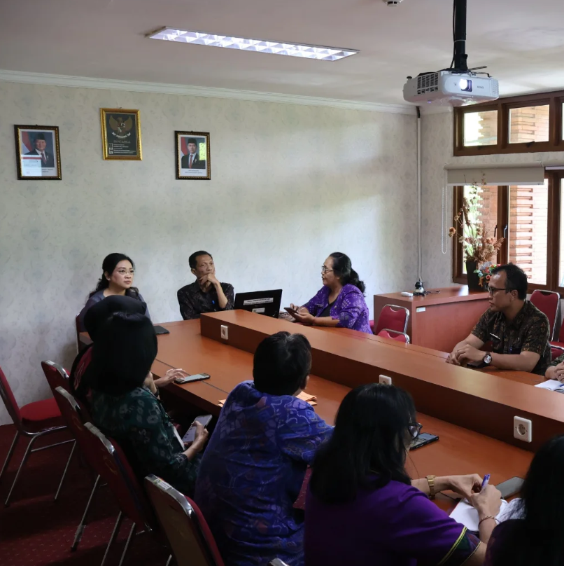  Rapat Pembahasan Pembelian Barang Import Pada Anggaran Induk Tahun 2025