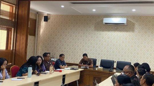 Rapat internal pada Inspektorat Daerah Kota Denpasar terkait eveluasi kegiatan di tahun 2025.