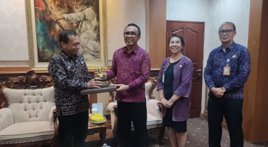 Inspektorat Daerah Kota Denpasar mendampingi Kepala Perwakilan BPKP Audensi dikantor Walikota Denpasar.
